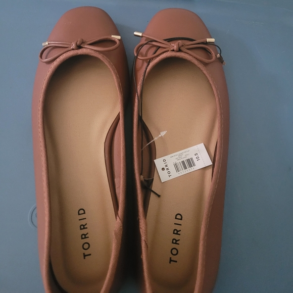 Shoes - Picture 1 of 6